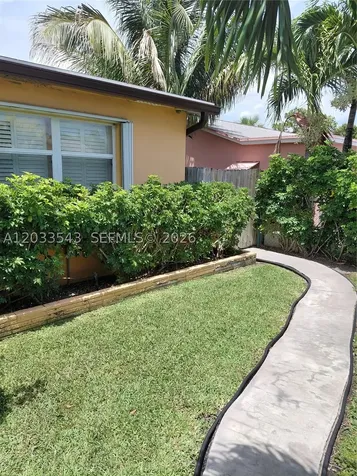 1307 SE Flamingo Drive Lantana FL 33462