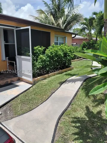 1307 SE Flamingo Drive Lantana FL 33462