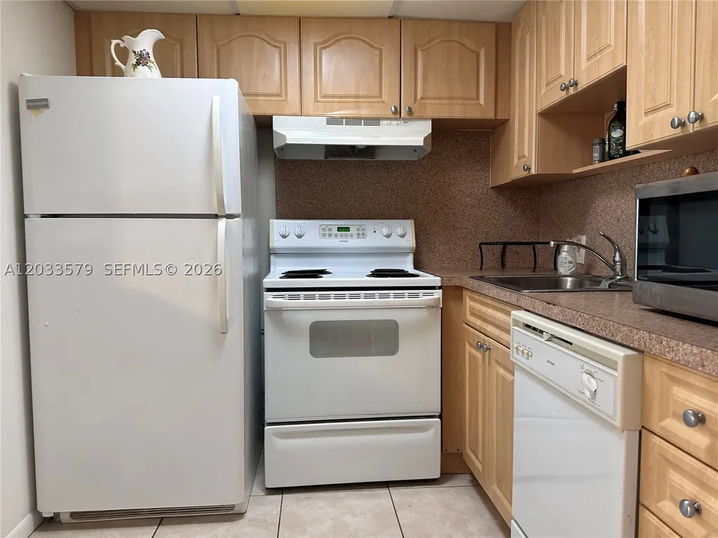 569 Fanshaw N Boca Raton FL 33434