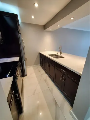 8160 Geneva Court Doral FL 33166