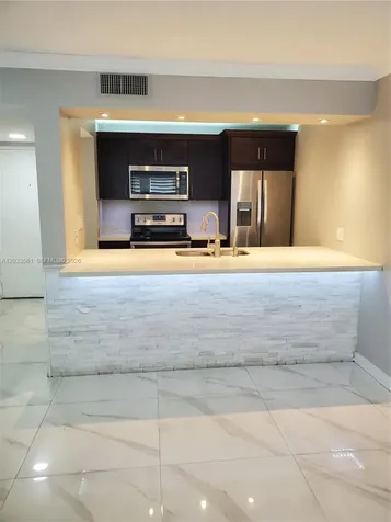 8160 Geneva Court Doral FL 33166
