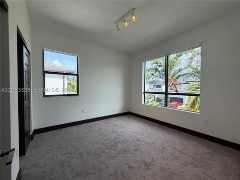 15976 SW 136th Terrace Miami FL 33196