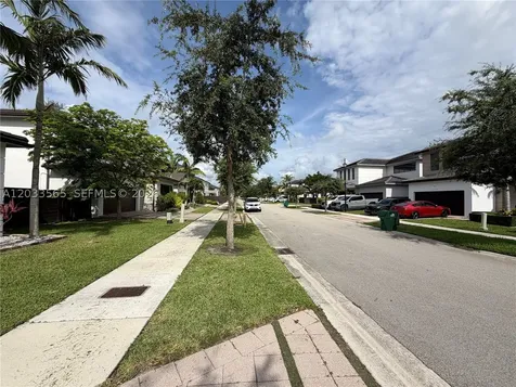 15976 SW 136th Terrace Miami FL 33196