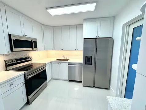 105-107 NE 30th Court Wilton Manors FL 33334
