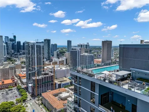 121 NE 5th Street Miami FL 33132
