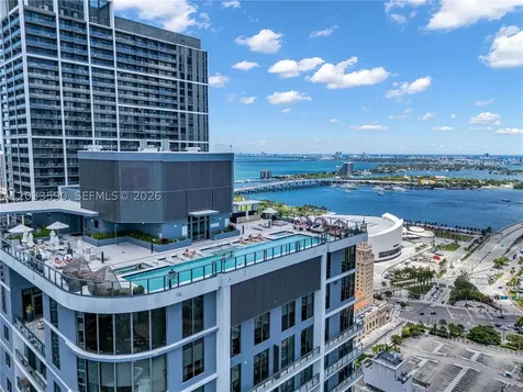 121 NE 5th Street Miami FL 33132