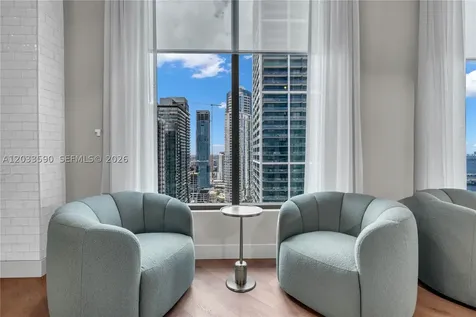 121 NE 5th Street Miami FL 33132