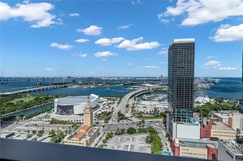 121 NE 5th Street Miami FL 33132