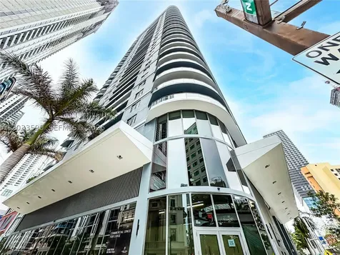 121 NE 5th Street Miami FL 33132