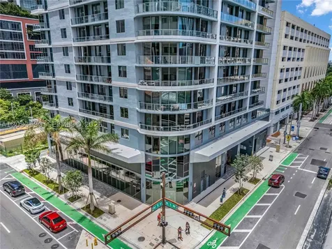 121 NE 5th Street Miami FL 33132
