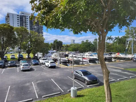 3401 N Country Club Drive Aventura FL 33180