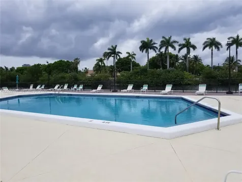 3401 N Country Club Drive Aventura FL 33180