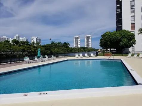 3401 N Country Club Drive Aventura FL 33180