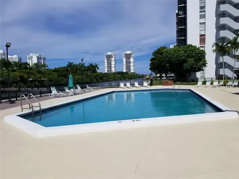 3401 N Country Club Drive Aventura FL 33180