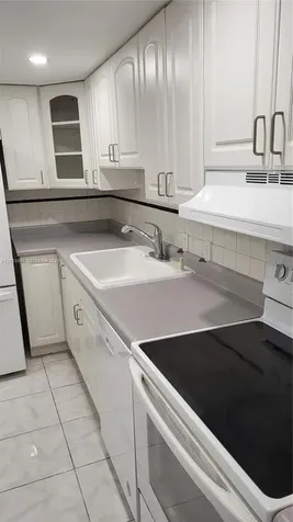 3401 N Country Club Drive Aventura FL 33180