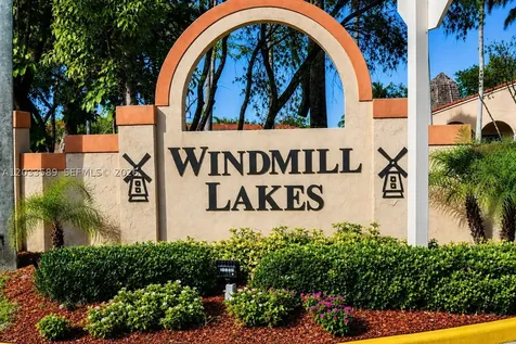 301 SW 86th Avenue Pembroke Pines FL 33025
