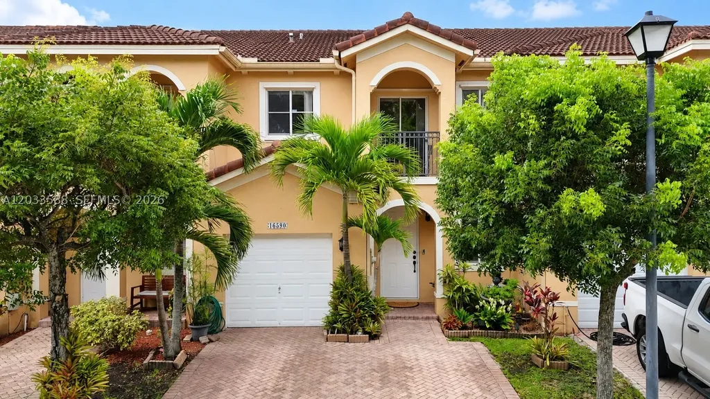 16590 SW 70th Street Miami FL 33193
