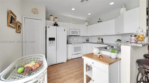 16590 SW 70th Street Miami FL 33193