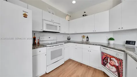 16590 SW 70th Street Miami FL 33193