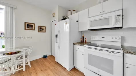 16590 SW 70th Street Miami FL 33193