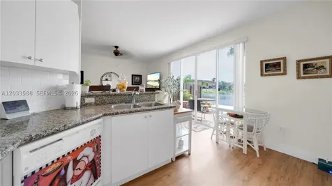 16590 SW 70th Street Miami FL 33193