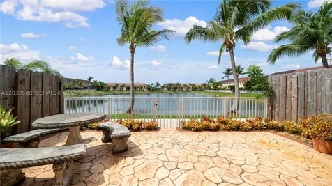 16590 SW 70th Street Miami FL 33193