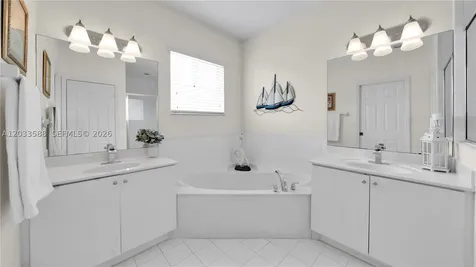 16590 SW 70th Street Miami FL 33193