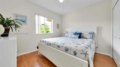 16590 SW 70th Street Miami FL 33193