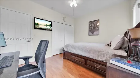 16590 SW 70th Street Miami FL 33193