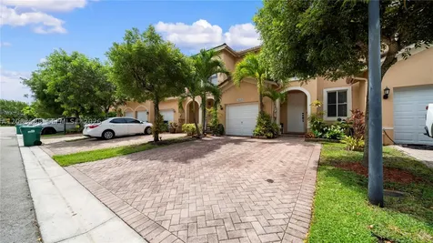 16590 SW 70th Street Miami FL 33193