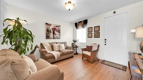 16590 SW 70th Street Miami FL 33193