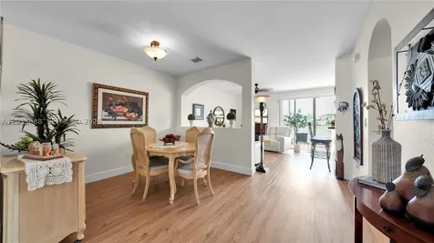 16590 SW 70th Street Miami FL 33193