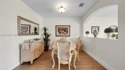 16590 SW 70th Street Miami FL 33193