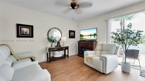 16590 SW 70th Street Miami FL 33193