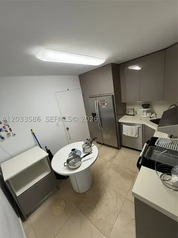 5555 Collins Avenue Miami Beach FL 33140