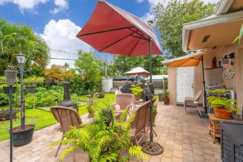 247 NW 51st Avenue Miami FL 33126