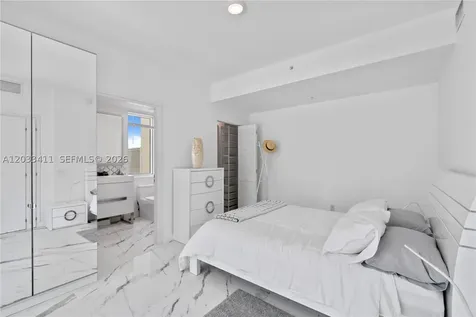 300 S Biscayne Boulevard Miami FL 33131