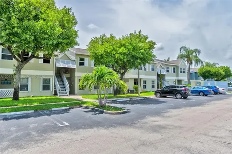 17485 NW 67th Court Hialeah FL 33015