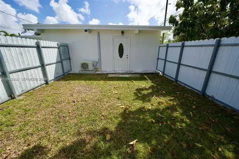 10381 SW 32nd Street Miami FL 33165