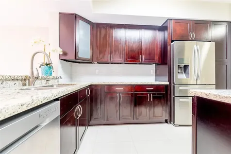 19160 NW 82nd Cir Court Hialeah FL 33015