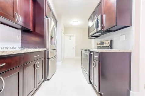 19160 NW 82nd Cir Court Hialeah FL 33015