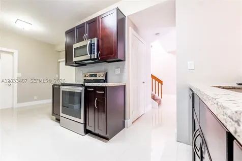 19160 NW 82nd Cir Court Hialeah FL 33015