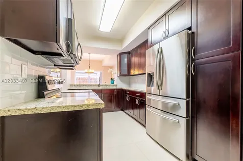 19160 NW 82nd Cir Court Hialeah FL 33015