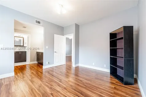 19160 NW 82nd Cir Court Hialeah FL 33015