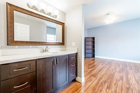 19160 NW 82nd Cir Court Hialeah FL 33015