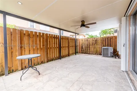 19160 NW 82nd Cir Court Hialeah FL 33015