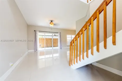 19160 NW 82nd Cir Court Hialeah FL 33015