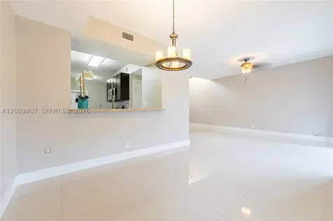 19160 NW 82nd Cir Court Hialeah FL 33015