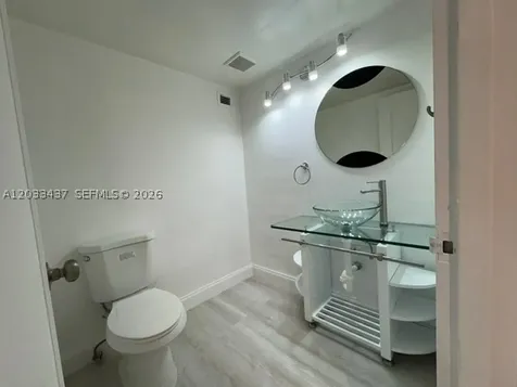 5401 Collins Avenue Miami Beach FL 33140