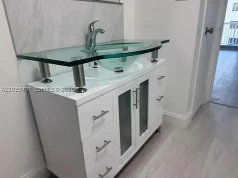 5401 Collins Avenue Miami Beach FL 33140